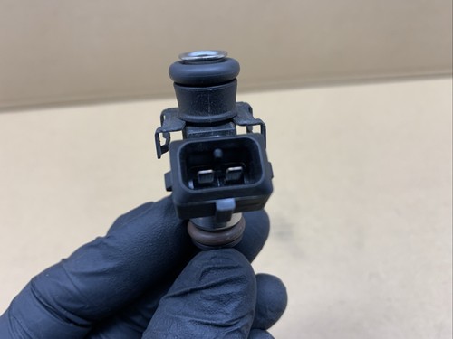 Bmw F 800 St S 2006 - 2013 Fuel Injector - Picture 5 of 7