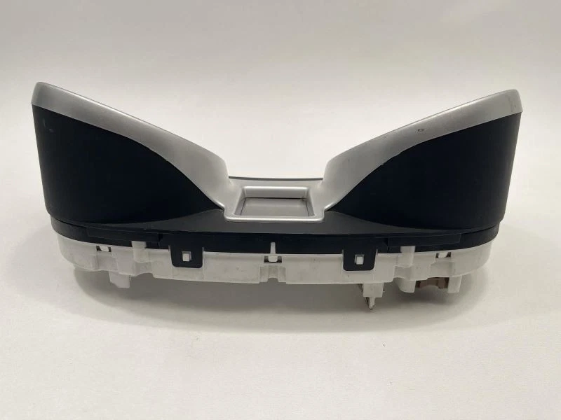 Cuadro de instrumentos velocímetro Dodge Journey 2017-2020 una pestaña rota Foto 4 de 4