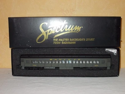 HO Bachmann Spectrum Santa Fe 892 wagon voyageurs NEUF BOITE 1/87 VOIE SNCF USA - Photo 1/4