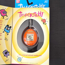 Bandai Tamagotchi Virtual Pet 1997 MPN 1800 - ORANGE SHELL