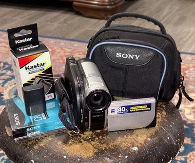 Sony DCR DVD610 Handycam DVD Camcorder w/ Charger Batteries Case Tested READ