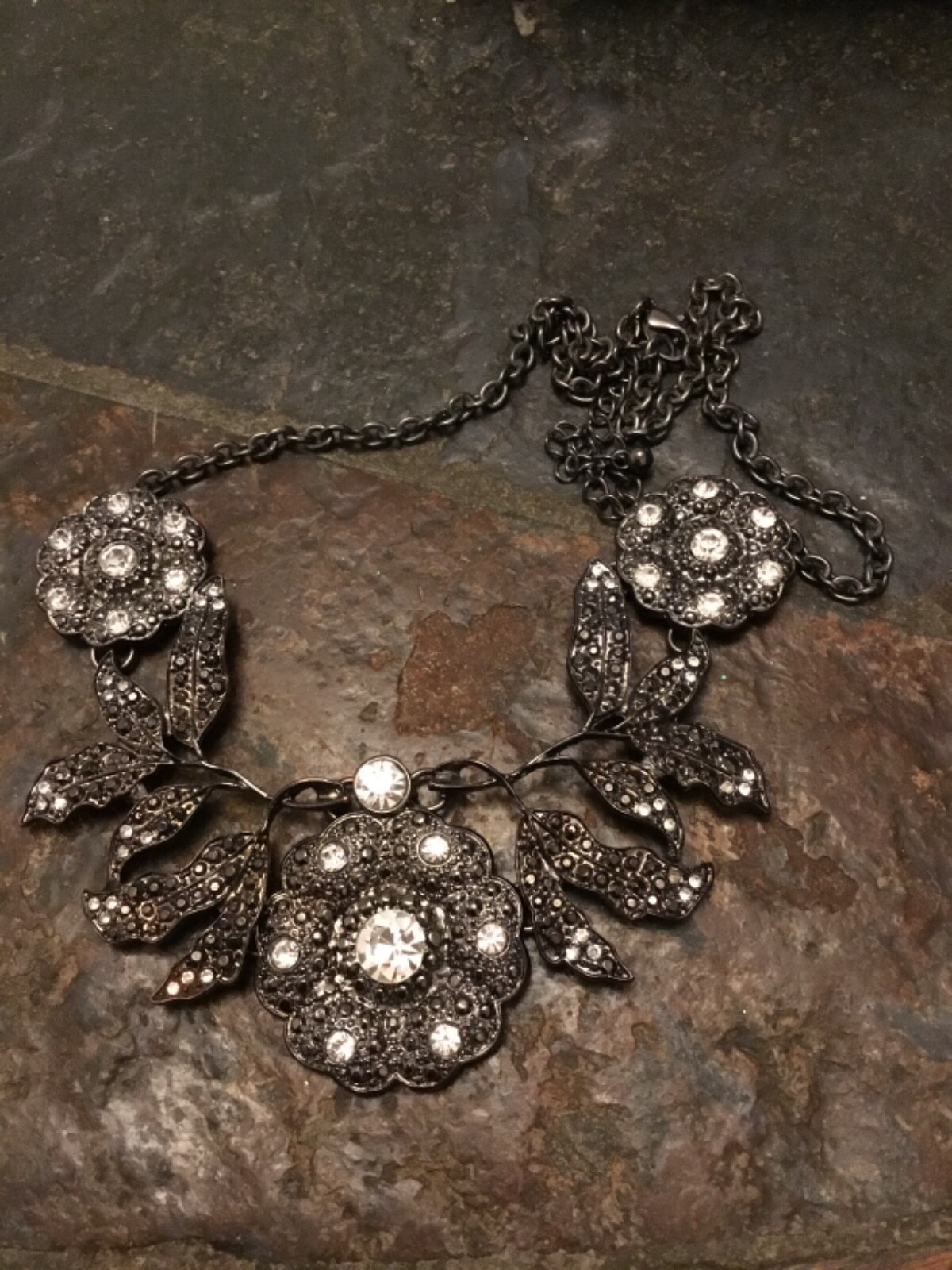 Nice Flower Pattern Shiny Rhinestone Articulated … - image 7