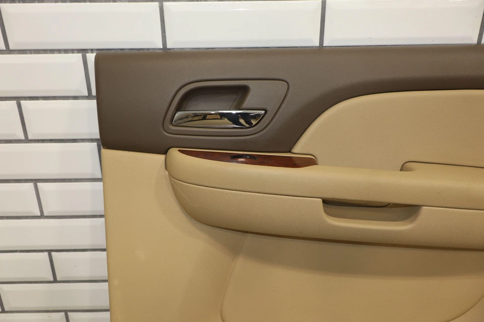 Правая задняя внутренняя дверная панель для Chevy Suburban 2010-2014 годов выпуска (кашемир 336) - Изображение 2 из 4