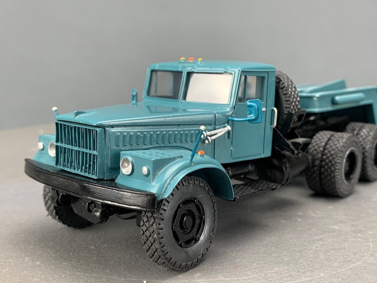 Art Technique ATM 1:50 ZAHAR No.Z6 KrAZ 2565 w/Low Bed Artic