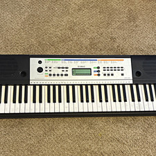 Yamaha YPT-255 YPT255 61-Key Electronic Keyboard Black/Silver