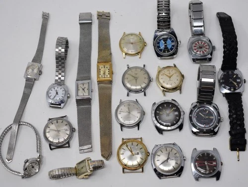 Lot of 19 Vintage Mens Timex Watches: Dynabeat Diver, Electric, Marlin 100