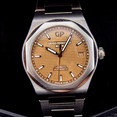 Girard Perregaux Laureato Salmon (Ref. 81005-11-3154-1CM) 38 mm