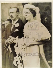 1936 Press Photo Corisande Bellew and Cholmeley Harrison after wedding in London