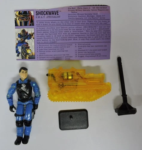 1992 GI JOE SHOCKWAVE V3 ACTION FIGURE W/FILE CARD/TANK/MISSILE/STAND