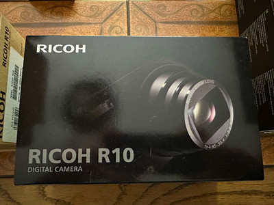 Ricoh R10 Digital - NEU in OVP / New Old Stock - Vintage Y2K Retro Digicam CCD
