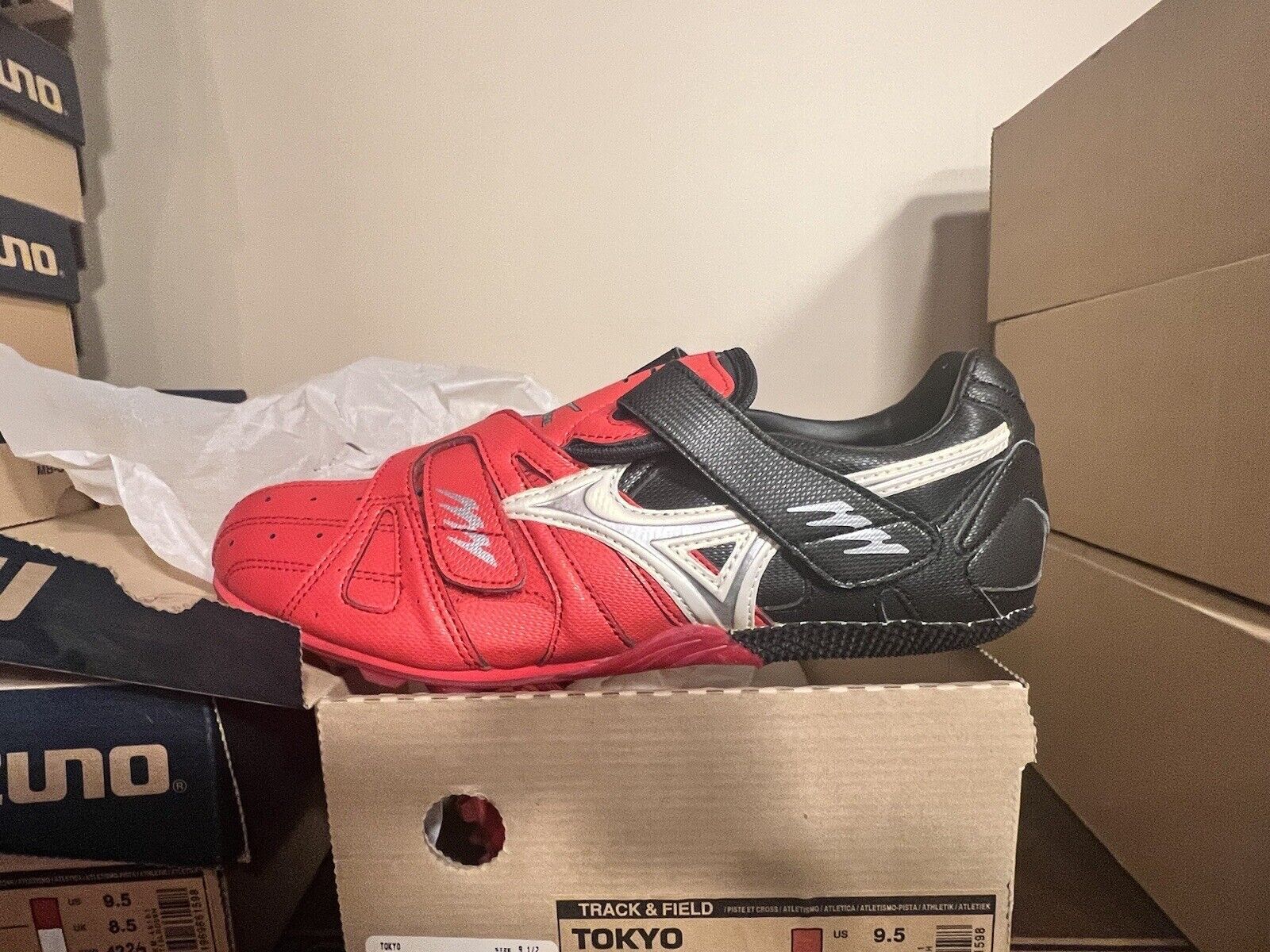 MIZUNO TOKYO MENS SPIKES VINTAGE COLLECTOR NEW IN BOX SIZE 8.5 Red Black Rare image 8