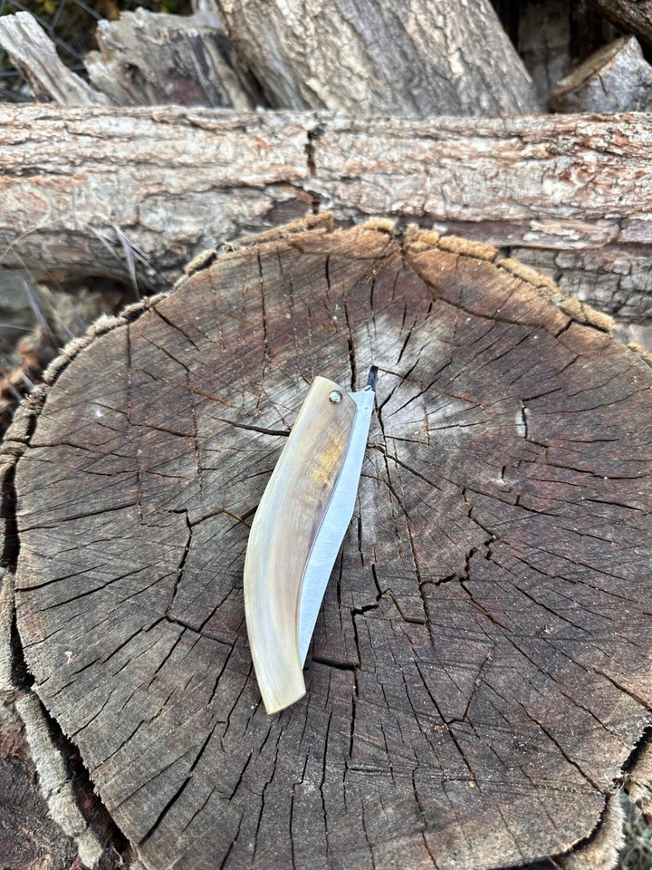 Navaja de Bolsillo con Mango de Cuerno de Carnero, Navaja de Bolsillo Artesanal, Navaja de Bolsillo Personalizada Foto 2 de 4