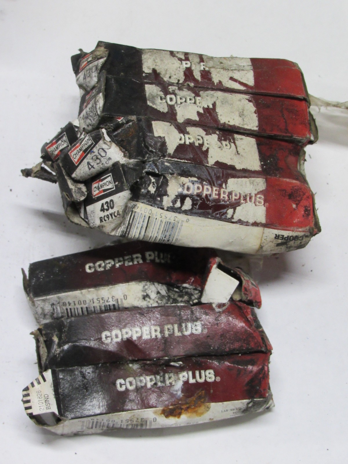 Lot of 10 Champiopn Spark Plugs 430