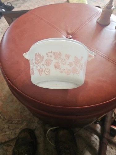 Pyrex White Pink Gooseberry Casserole With Lid Vintage