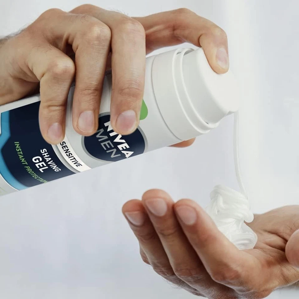 Sensitive Skin Shaving Gel | 200ml | Moisturizing & Gentle - image 2 of 4