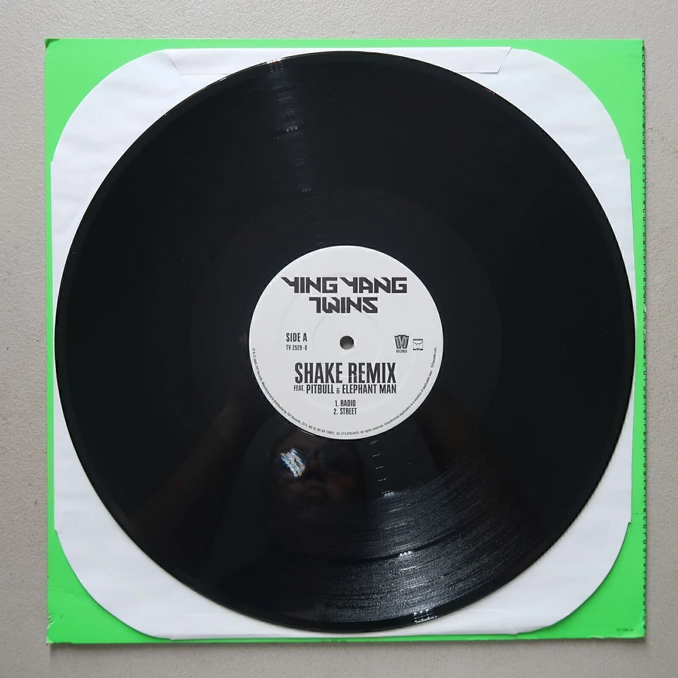 Ying Yang twins ft Pitbull/Elephant Man Shake remix 12" Single TVT Promo Exc 63 Foto 3 de 4