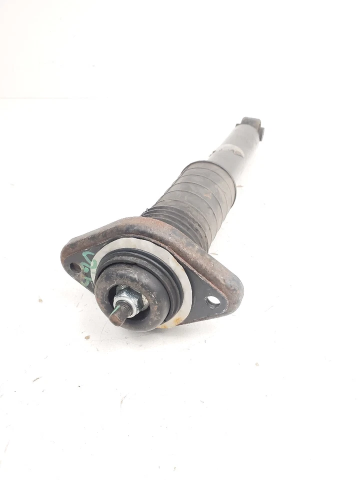 Amortiguador trasero izquierdo o derecho Nissan Pathfinder 2016-2020 OEM 34K Foto 2 de 4