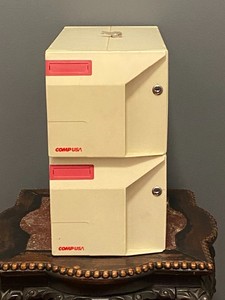 Vintage Comp USA 5.25" Floppy Disk Case w/Keys