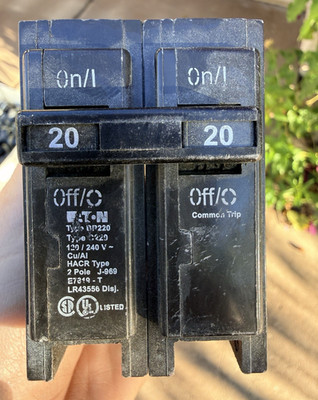 NEW Eaton BR220 20A 2-Pole 120/240V AC Branch Circuit Breaker Trip Indicator