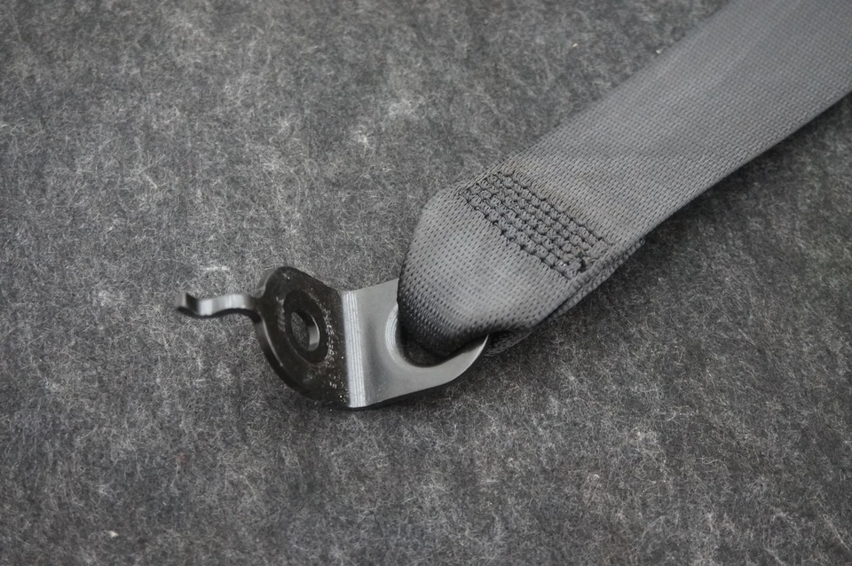 Retrator de cinto de segurança dianteiro direito passageiro preto fabricante de equipamento original 72117284488 BMW M2 F87 16-18 - Imagem 3 de 4