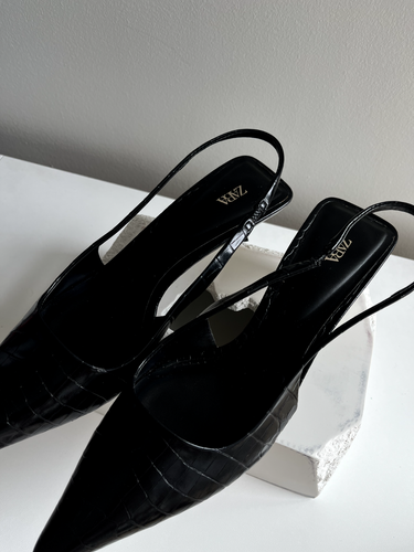 Zara Black Strappy Slingback Heel with Gold Hardwear Size US 8 EU 38