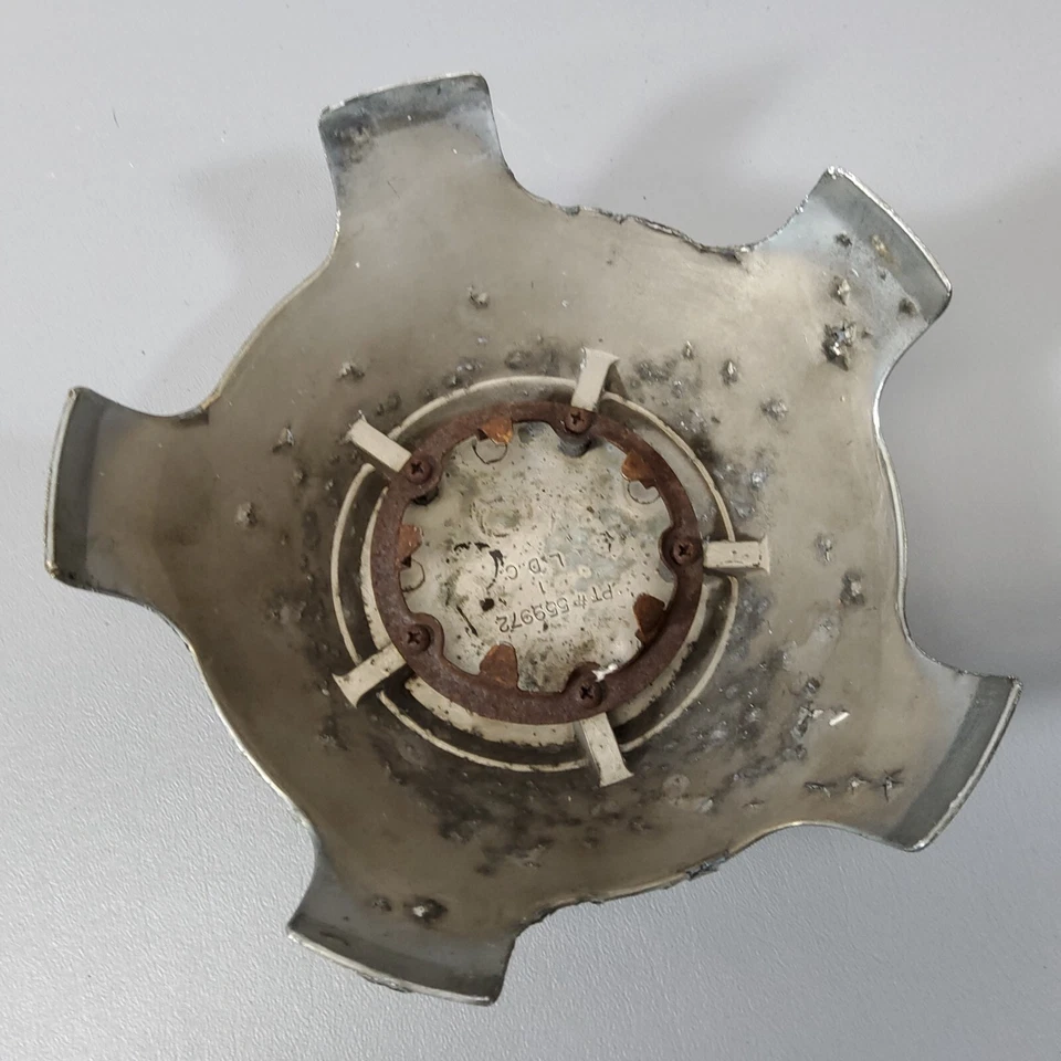 75-77 Cutlass 80-84 Delta 88 98 Single Metal Wheel Center Hub Caps 559972 QTY=1 - Image 3 of 4