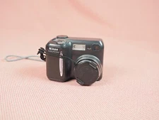 Nikon Coolpix 885 3MP Digital Camera 3X Optical Zoom Flash Untested