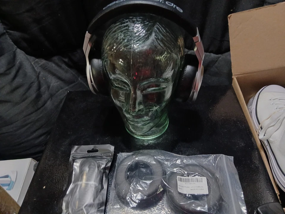 DISCONTINUED / Beats Pro Headphones by Dr. Dre Over the Ear DJ/STUDIO AUDIO CORD - Image 2 of 4