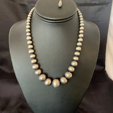 Navajo Pearls Graduated Sterling Silver Round Seamless Bead Necklace 18”