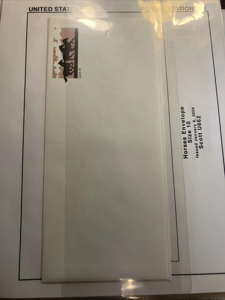 37 estampillas postales de Estados Unidos y páginas de papelería en una carpeta Foto 3 de 4