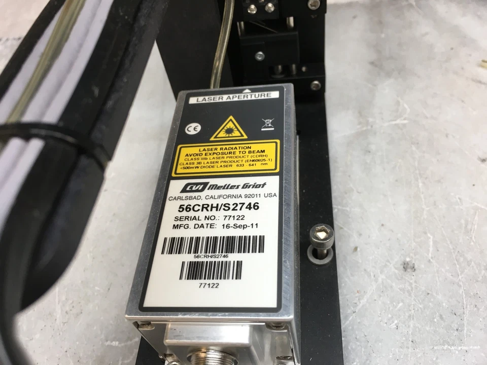 Láser Melles Griot 56CRH/S2746 con controlador universal y 85-ROE-020 Foto 4 de 4