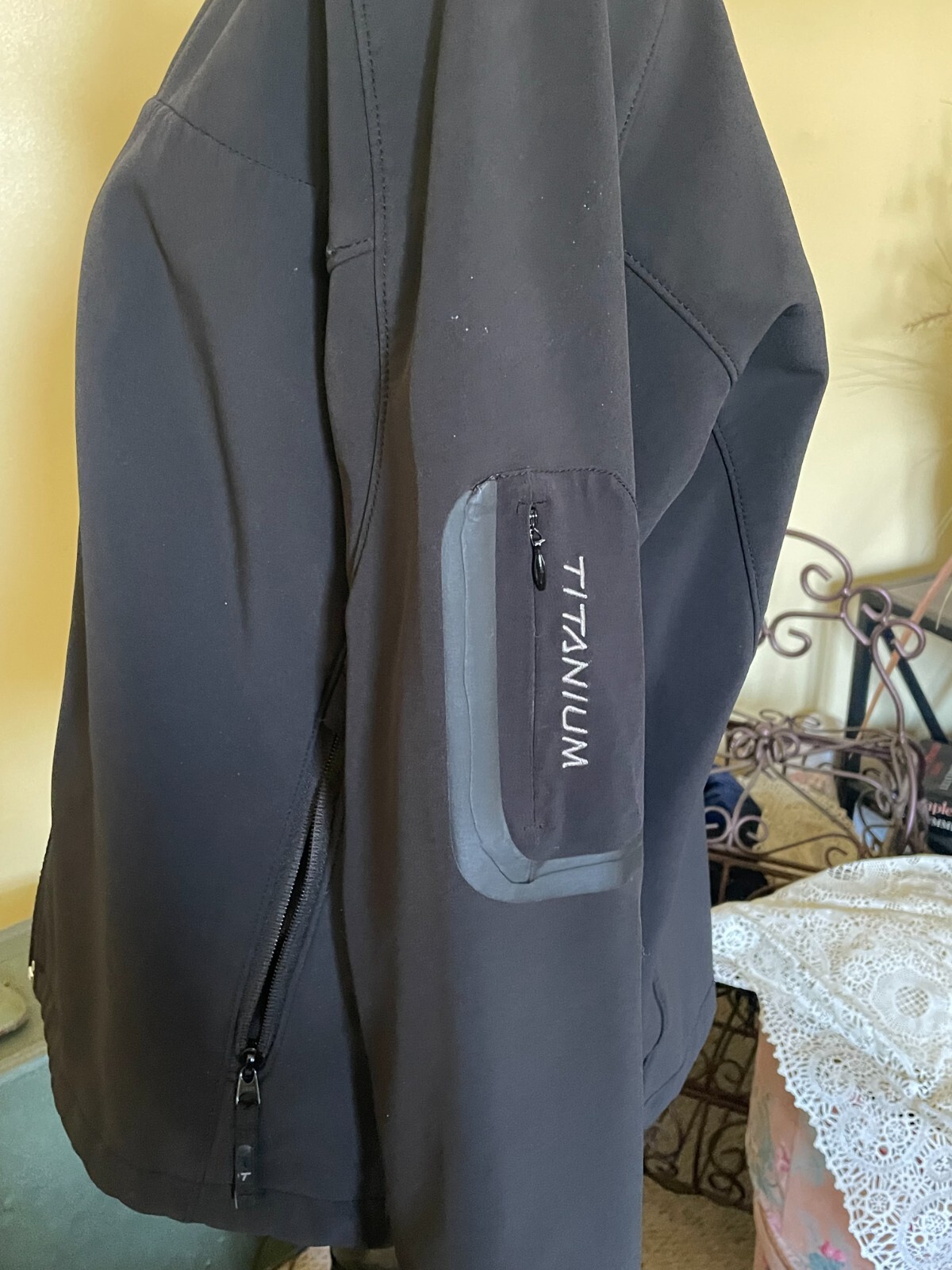 Columbia Titanium Tech Soft Shell Jacket Womens S… - image 2