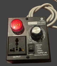 Thyristor Electric Voltage Regulator SNT-4000W AC0-220V Never Used No Box