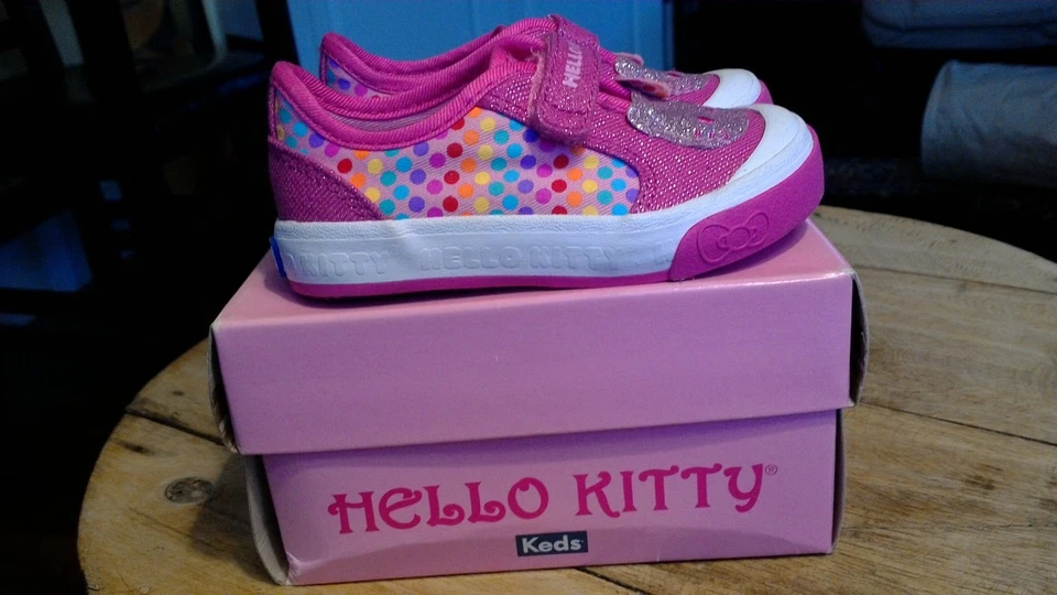 Niñas Zapatillas keds Hello Kitty Niñas Brillo-Gatito ROSA K Cara Talla 5 1/2 Foto 2 de 4