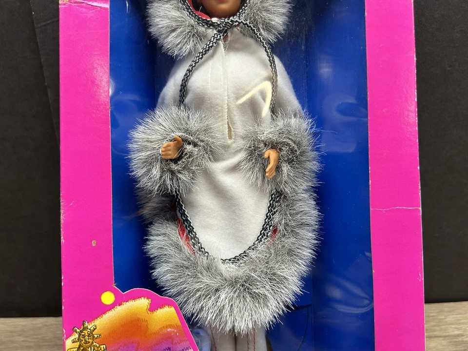 Vintage 1990 Mattel Eskimo Barbie Dolls Of World Collection Special Edition New - Image 3 of 4