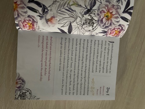 Read Through the Bible in a Year Devotional by Compiled by Compiled by ...