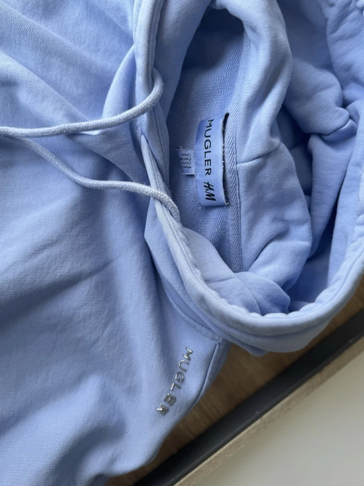 Sudadera con capucha azul Mugler x H&M talla S Foto 2 de 4