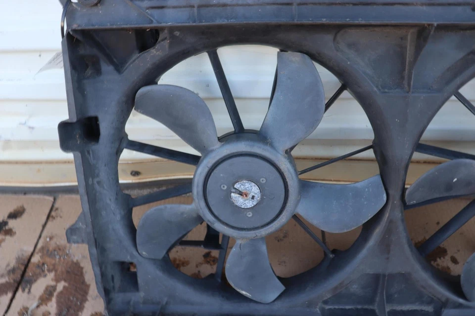 2007-2013 CHEVY SILVERADO 1500 RADIATOR COOLING FAN MOTOR SHROUD 500WATT OEM - Image 4 of 4