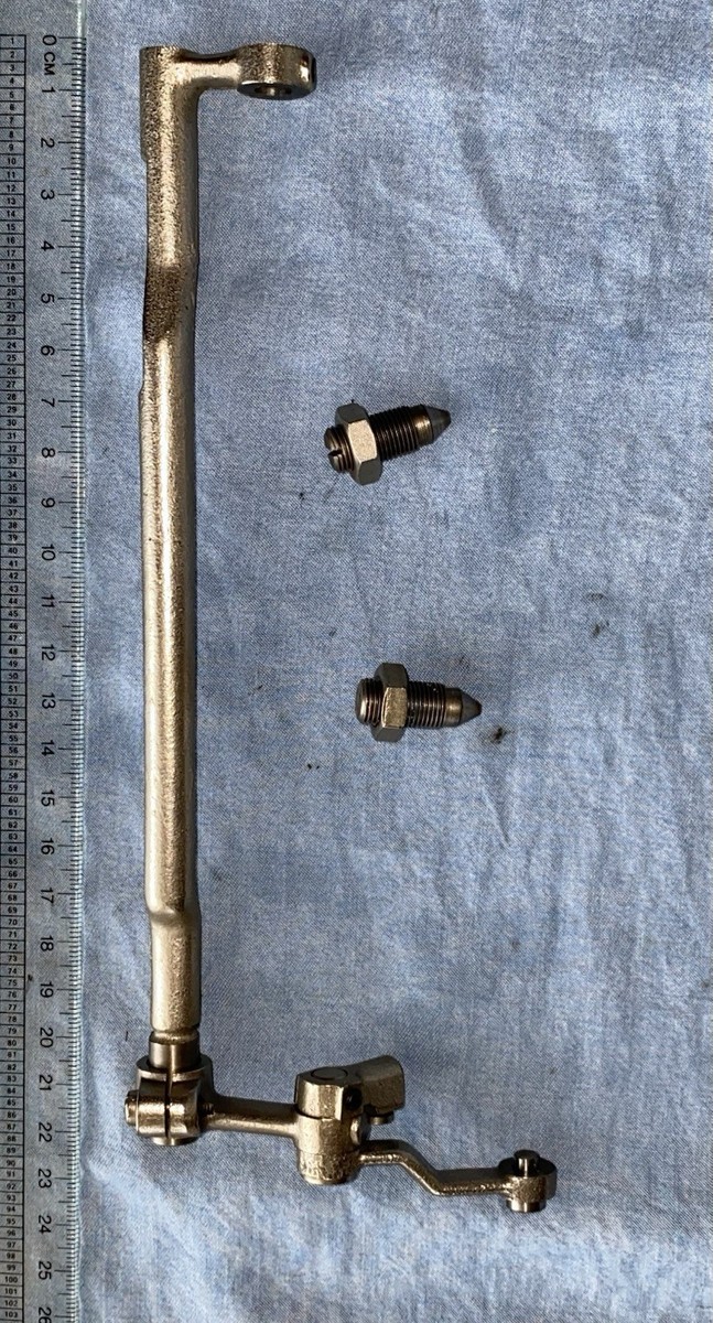 OEM Dressmaker Deluxe Zig Zag SWA 2000 Sewing Machine Rod