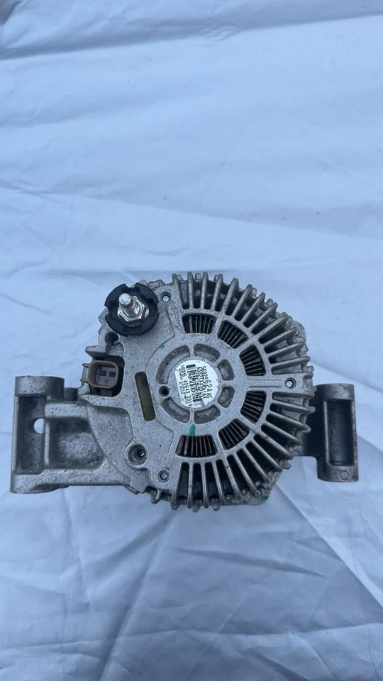 Alternador 2.4 4 cilindros Mopar Jeep Ram Chrysler Fiat 56029624AC Foto 3 de 4