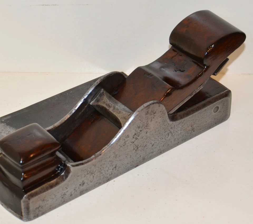 MAYBE COX OR BADGER? 8 3/16" X 2" DOVETAILED STEEL WALNUT INFILL MITRE PLANE - Image 4 of 4