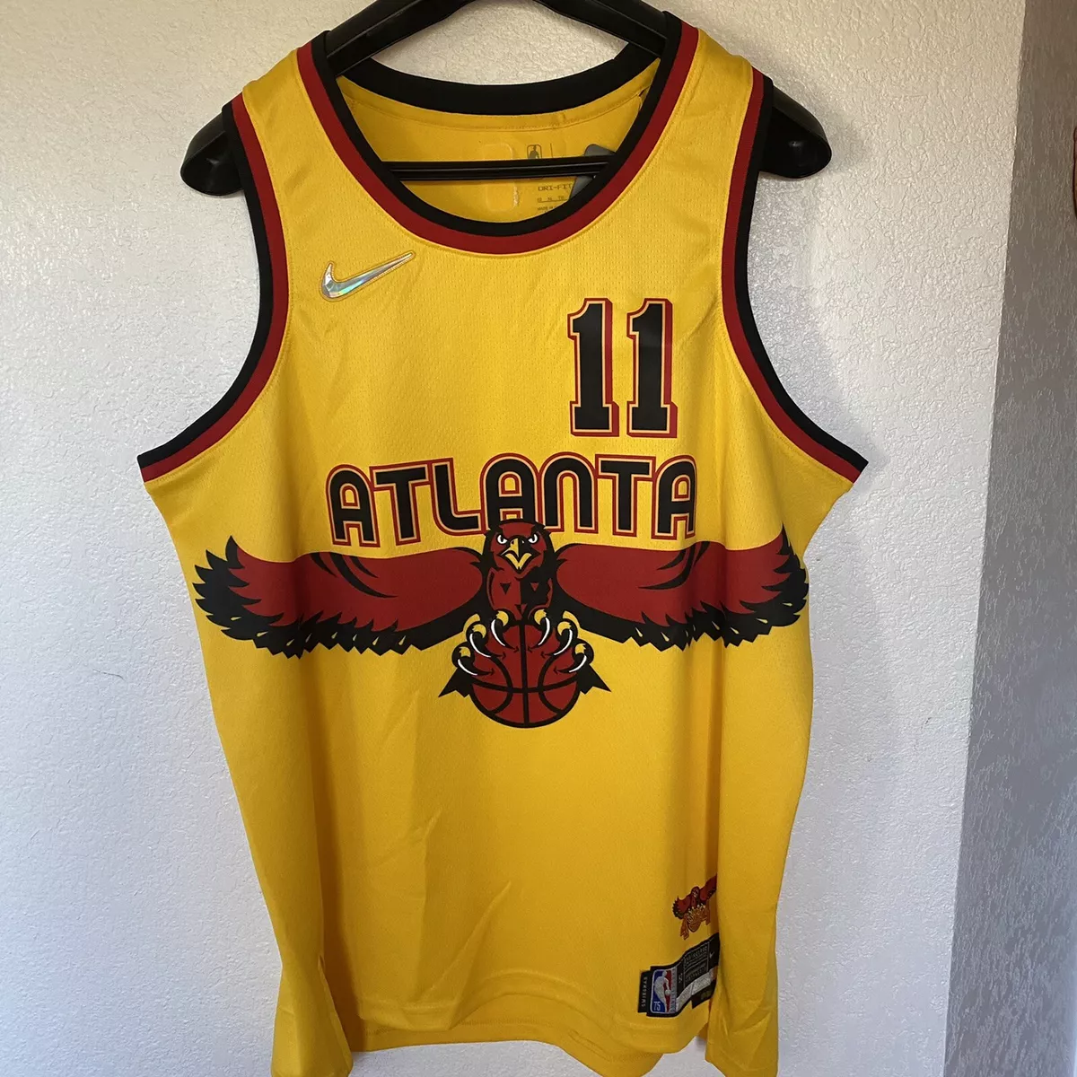 Nike Men's Trae Young Atlanta Hawks 2022 City Edition Swingman Jersey, Black, Size: XS, Polyester