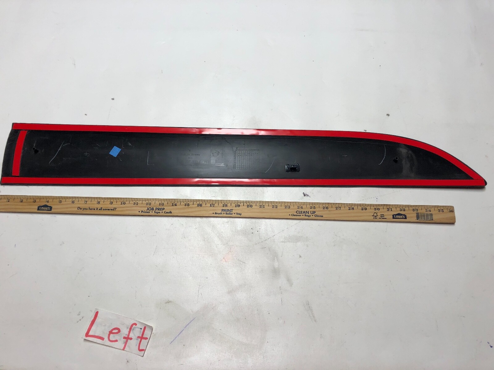 2015-2016 PORSCHE Macan LEFT FRONT Door-Lower Molding Trim 