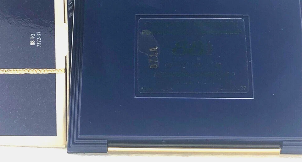 NEW w/ box ALEXANDRA DE MARKOFF Powder Finish Creme Makeup 88 1/2 **SOLD AS-IS - Image 4 of 4