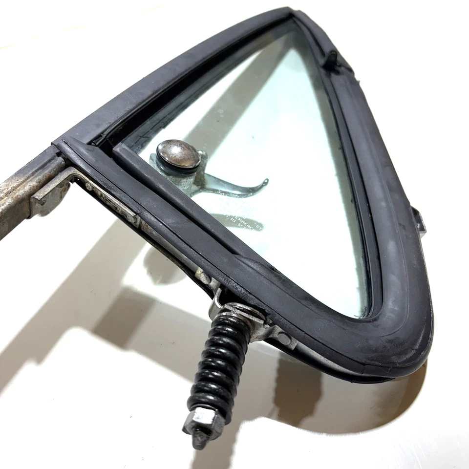 Chevrolet C/K 1982-1991 ventilación vidrio (lado del pasajero derecho) ventana ala (C10-K30) Foto 4 de 4