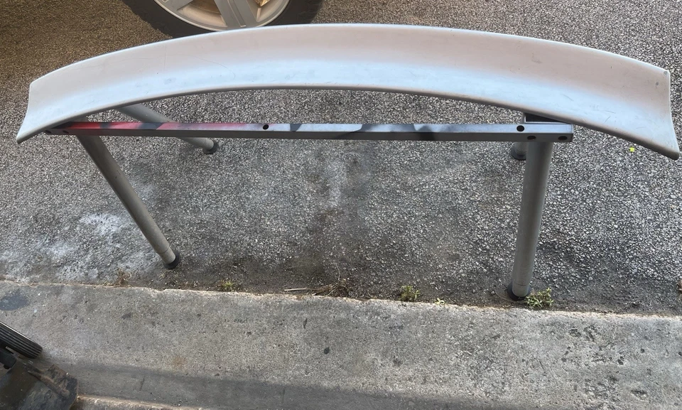 Extensiones de conjunto de alerón trasero central Camaro 1998-02 - OEM Foto 2 de 3