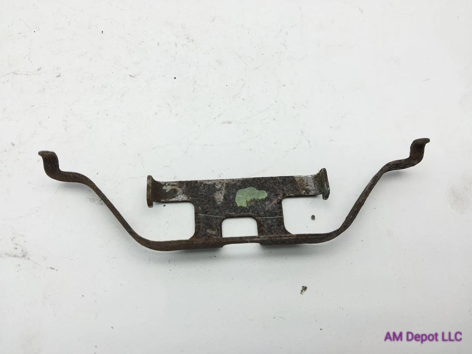 BMW 330xi 325xi E46 2002 AWD pastillas de freno traseras clip de retención 34211159963 1166240 Foto 2 de 3