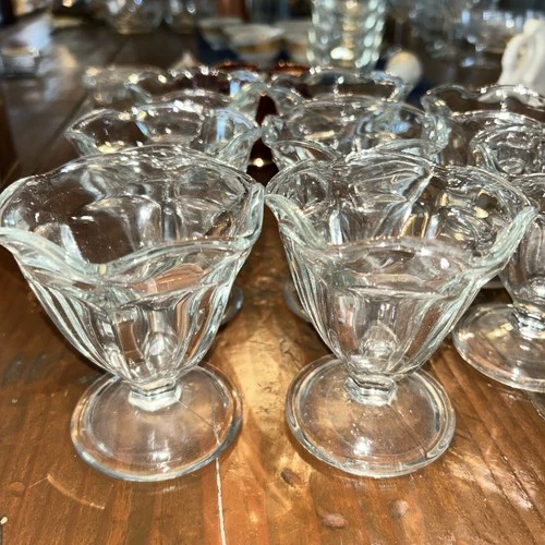 8  Anchor Hocking Parfait Dishes Clear Glass Pedestal Dessert Cups Scalloped