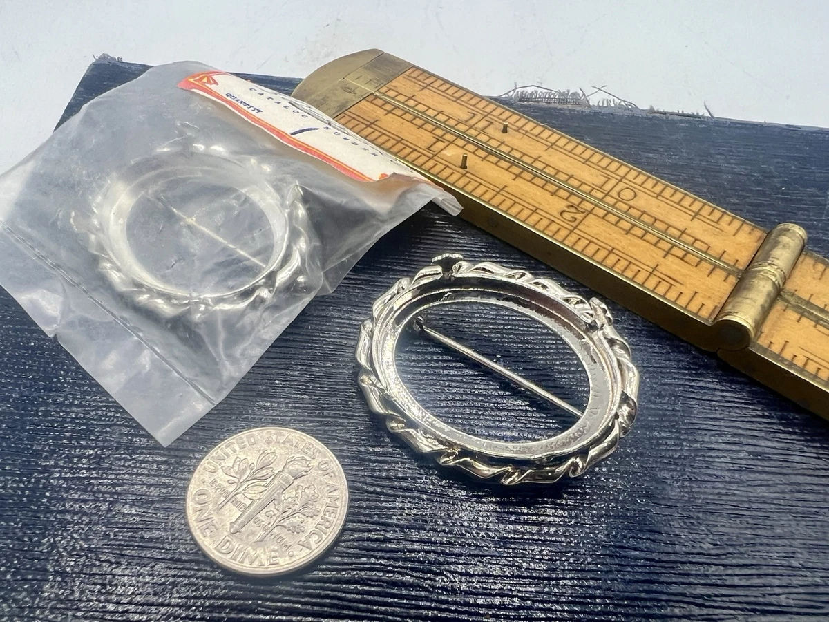 Lot De 2 Broches Ovales Anciennes Vierges - 20x30 Mm - Ton Argent - Pour Création Bijoux - Occasion