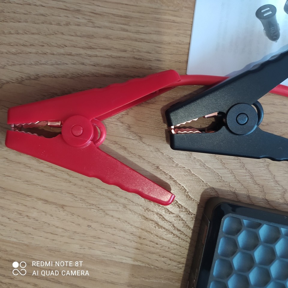 Halfords Advanced Lithium Jump Starter 2L, 8000mah led light _ read